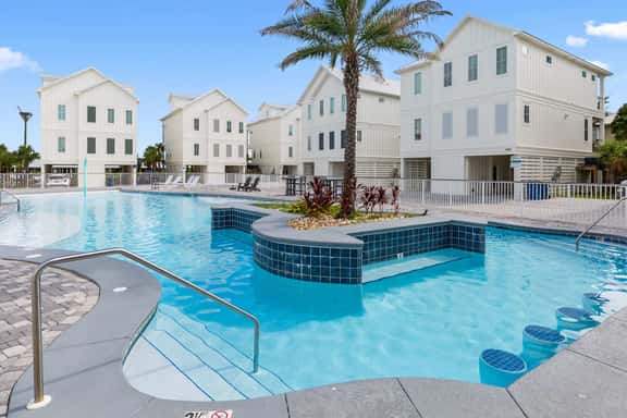 Dreamy, Accessible Family Home for 12 with Elevator Access, Balcony, Fire Pit, Community Pool, Boat Dock! - Image 1