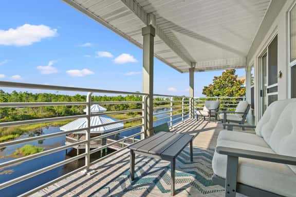 Cozy 3-Bedroom Condo - Comfy Living Space, Two Balconies, Outdoor Pool, Beach Walkable - Score up to 450 Every Day in Tickets for Local Activities - Image 1