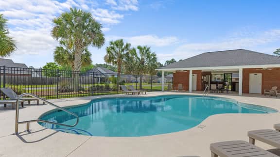 Spacious, Laid-Back Hideaway, Pets Allowed, Enjoy Back Yard, Modern Fixtures, Plus Free Daily Activity Tickets! - Image 2