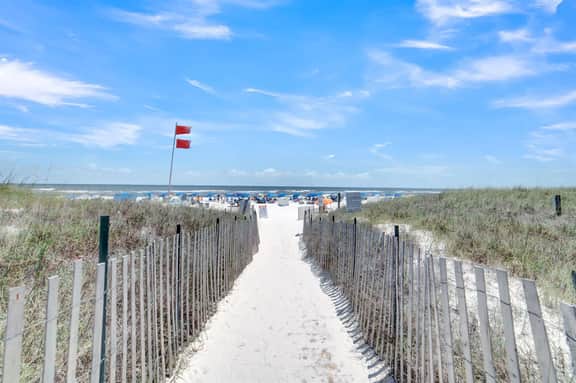 Beachy Family Home | Balcony, 4 Swimming Pools, Direct Beach Access | Free Tickets to Family Activities Like Zoo Trips, Parasailing, + more - Image 5
