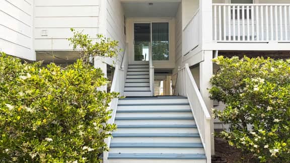 Large Family Home in a Quiet Neighborhood | Close to Beach, Restaurants, Boat Rentals, + Activities | Up to $450 in Savings for Daily Activities - Image 2