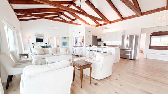Large Family Home in a Quiet Neighborhood | Close to Beach, Restaurants, Boat Rentals, + Activities | Up to $450 in Savings for Daily Activities - Image 3