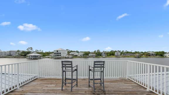 Dreamy, Accessible Family Home for 12 with Elevator Access, Balcony, Fire Pit, Community Pool, Boat Dock! - Image 3