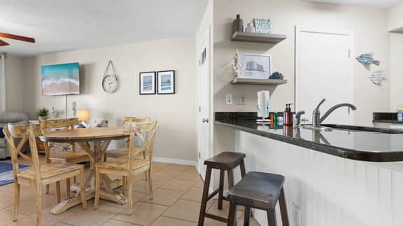 Condo with Gulf View Direct Beach Access Indoor Outdoor Pool 450 in Free or Discounted Activities Every Day - Image 5