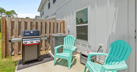 Bayside Getaway - Near Beach - Image 2