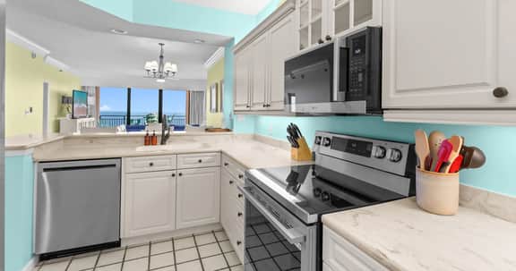 Seaside Sanctuary Beachfront - Image 4