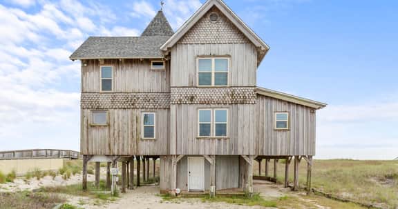 The Gothic House with Beachfront - Image 5